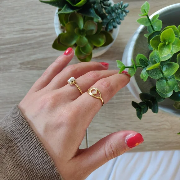 3/$20 HOWLITE CRYSTAL RING - Picture 3 of 3